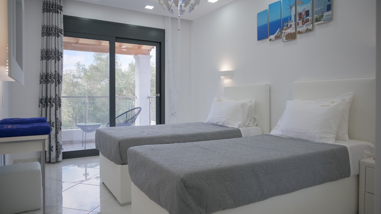 Photo of Bedroom in Messonghi