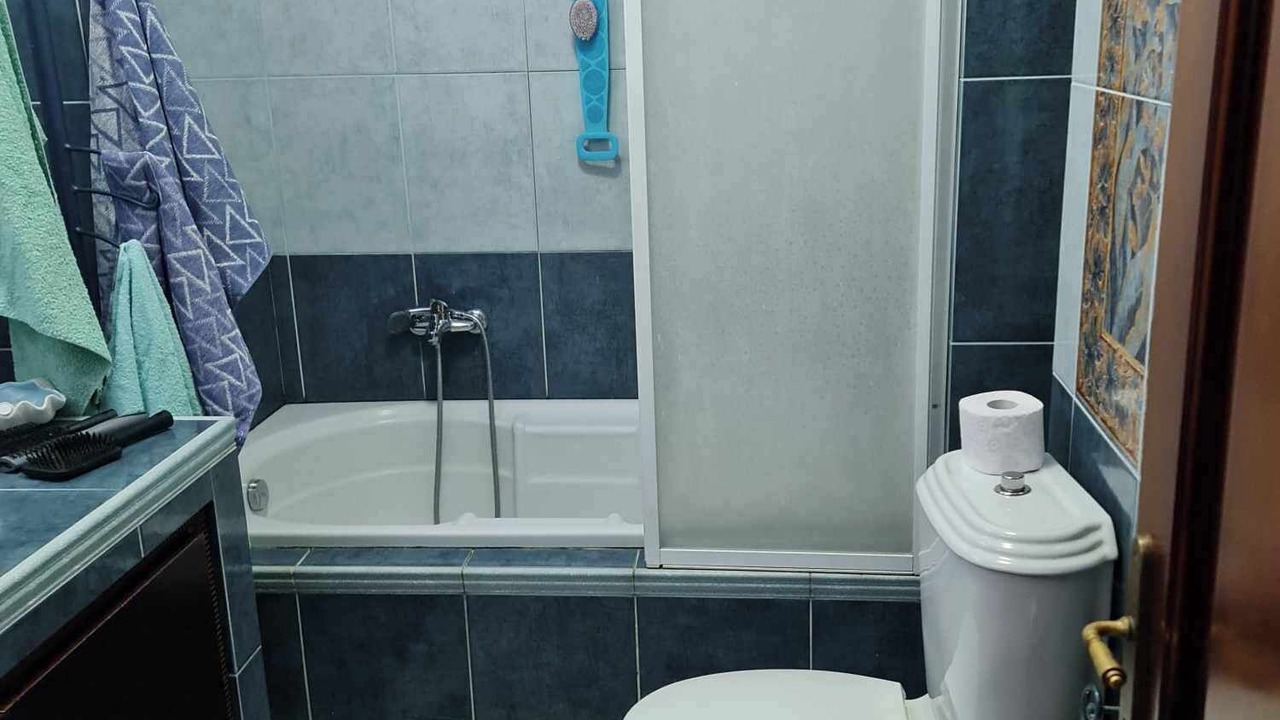 Photo of Bathroom in Drama