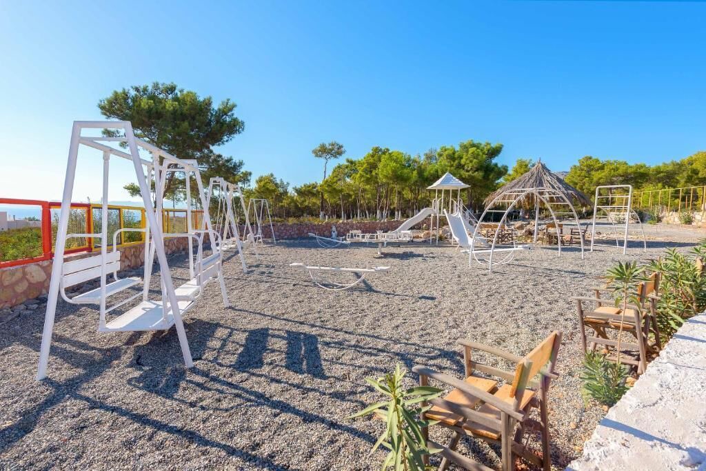 Photo of Others in Pefkos