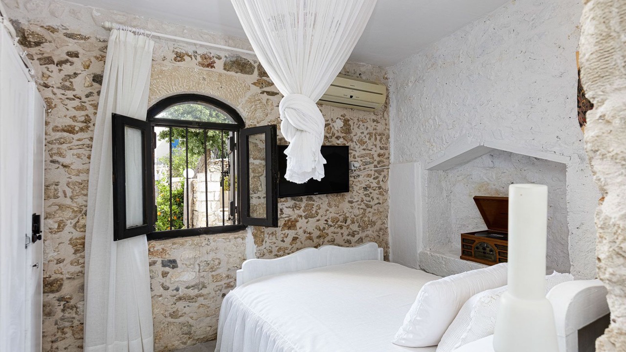 Photo of Bedroom in Armenoi