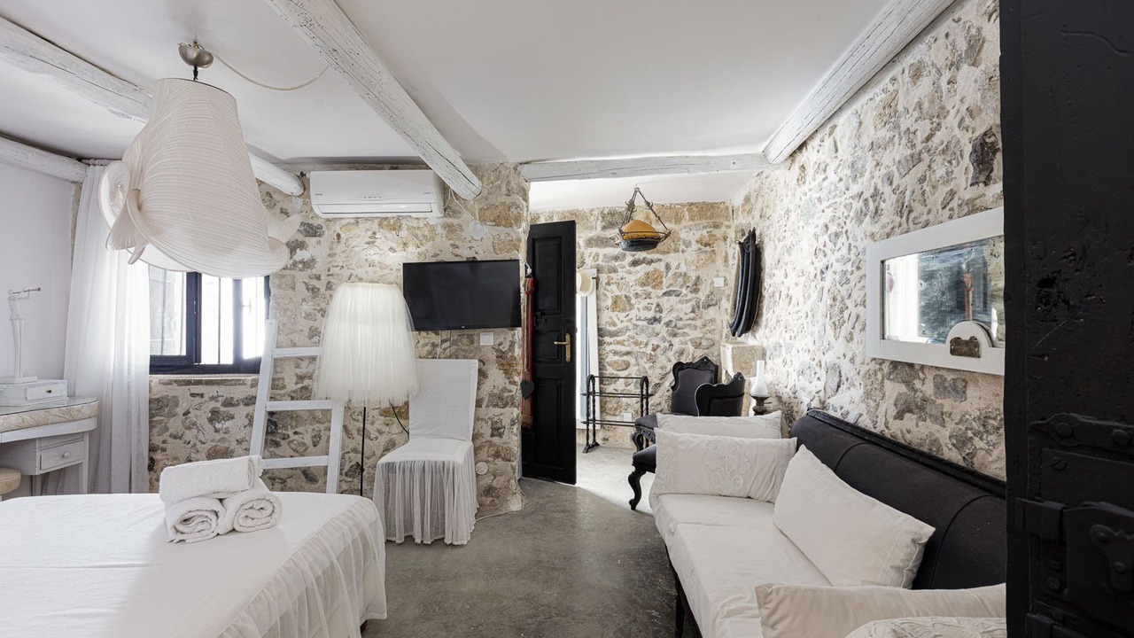 Photo of Bedroom in Armenoi