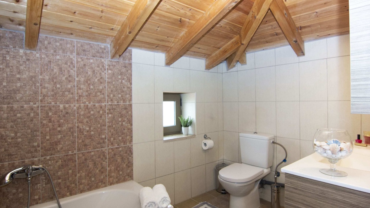 Photo of Bathroom in Lefktron