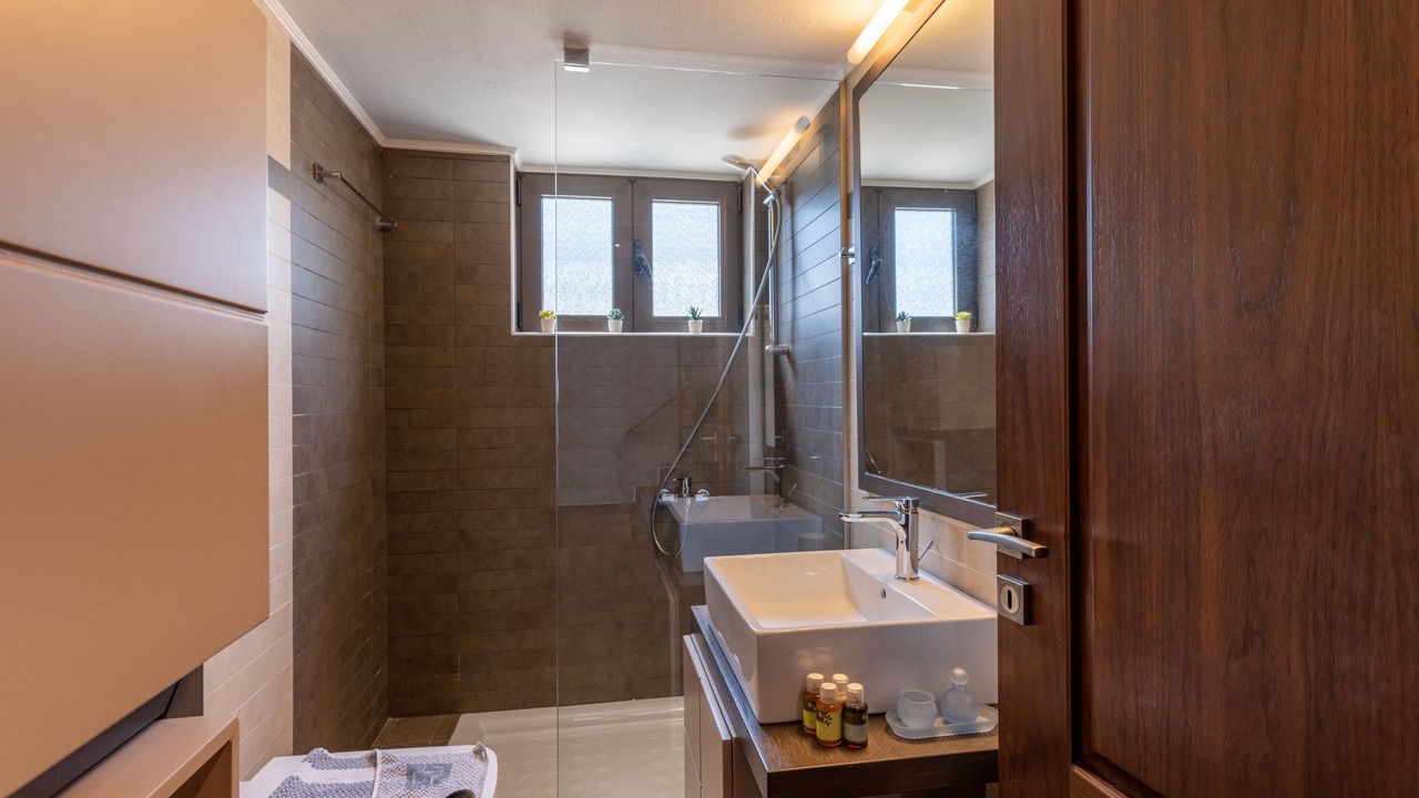 Photo of Bathroom in Prines