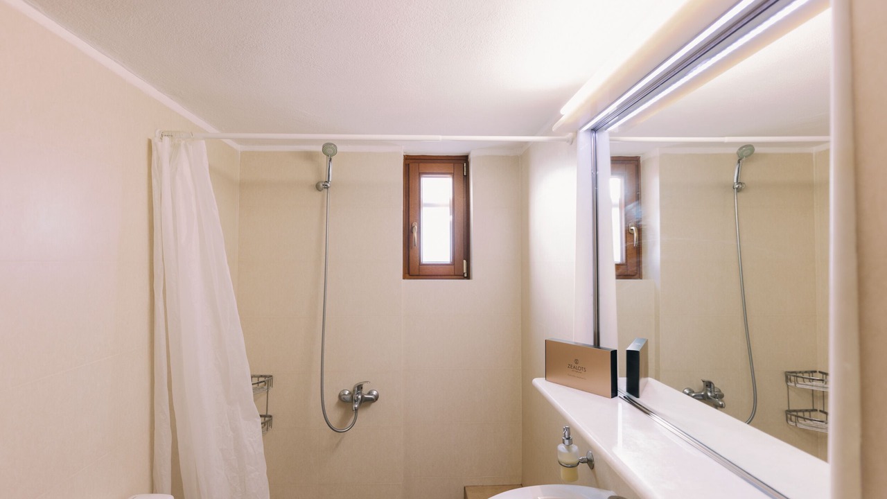 Photo of Bathroom in Naxos