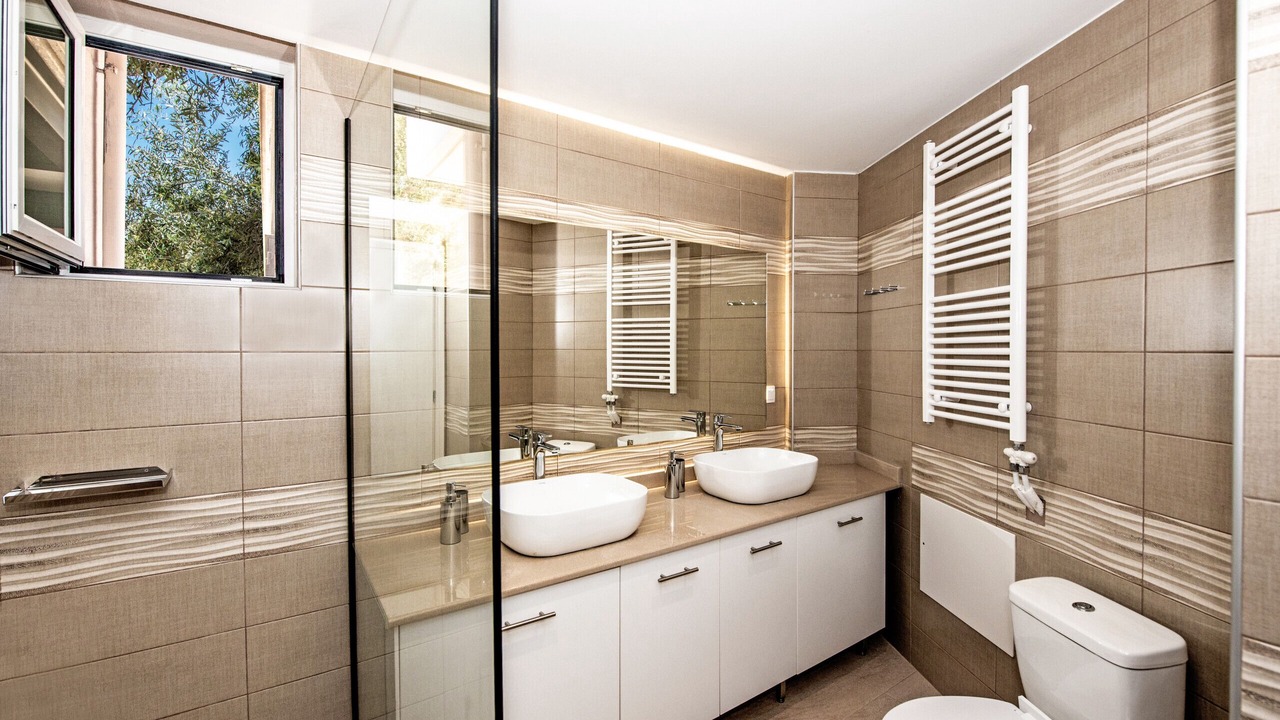 Photo of Bathroom in Gerani