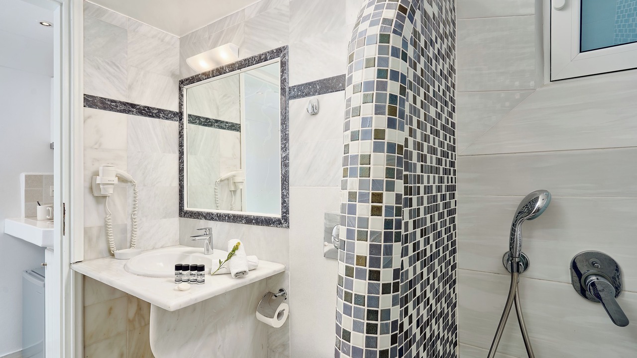 Photo of Bathroom in Imerovigli