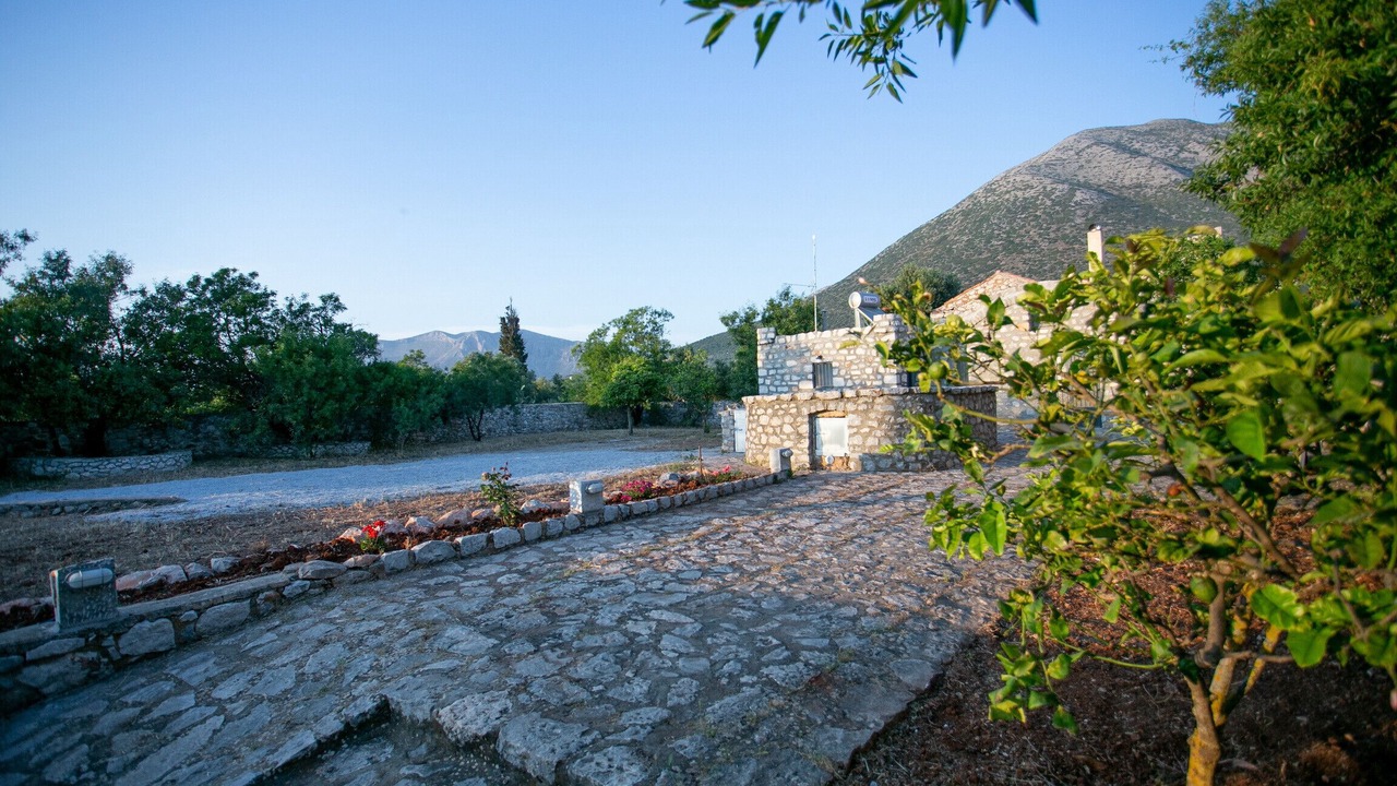 Photo of Outdoor in Omales