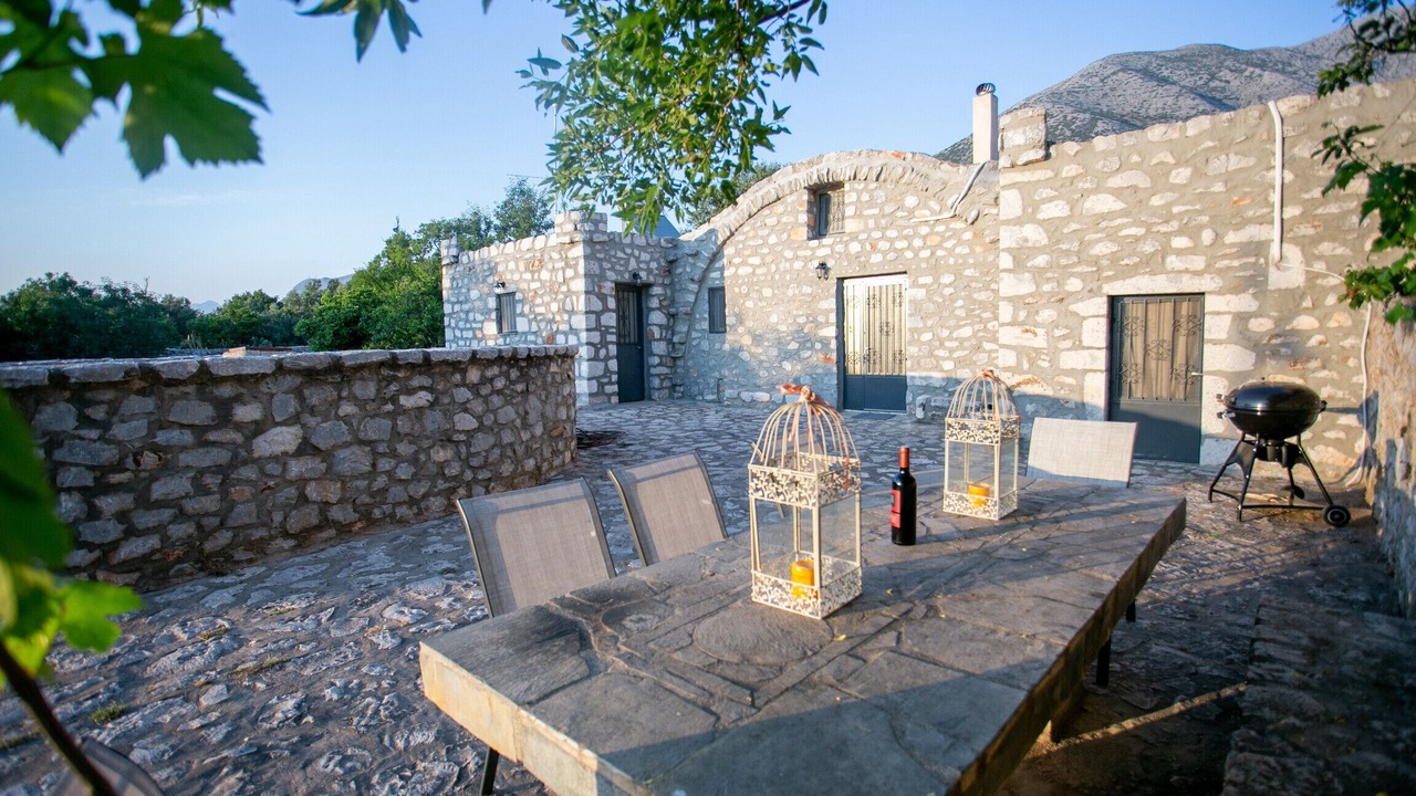 Photo of Outdoor in Omales