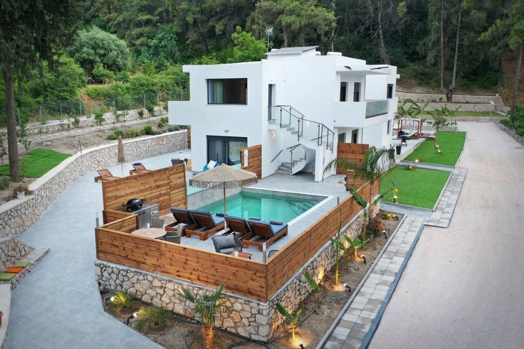 Photo of Outdoor in Ixia
