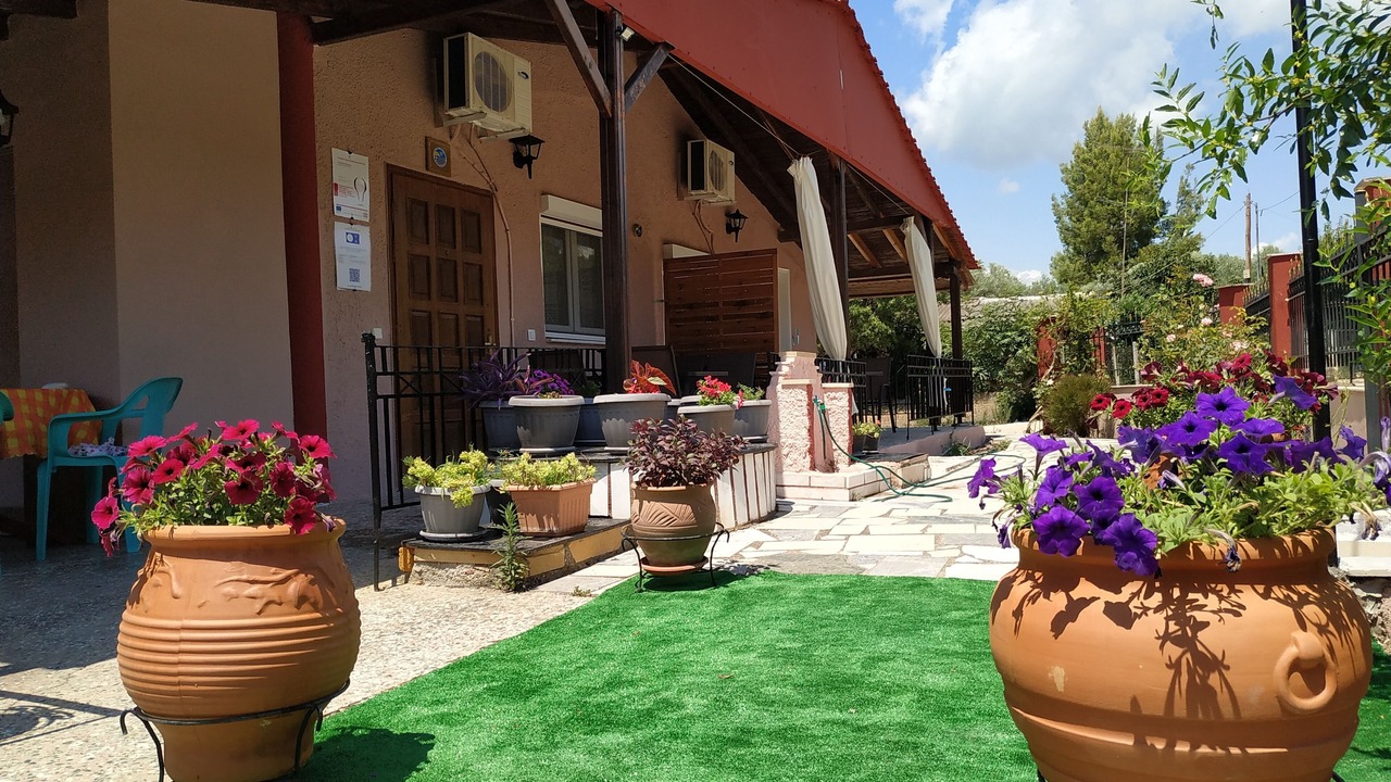 Photo of Outdoor in Metamorfosi