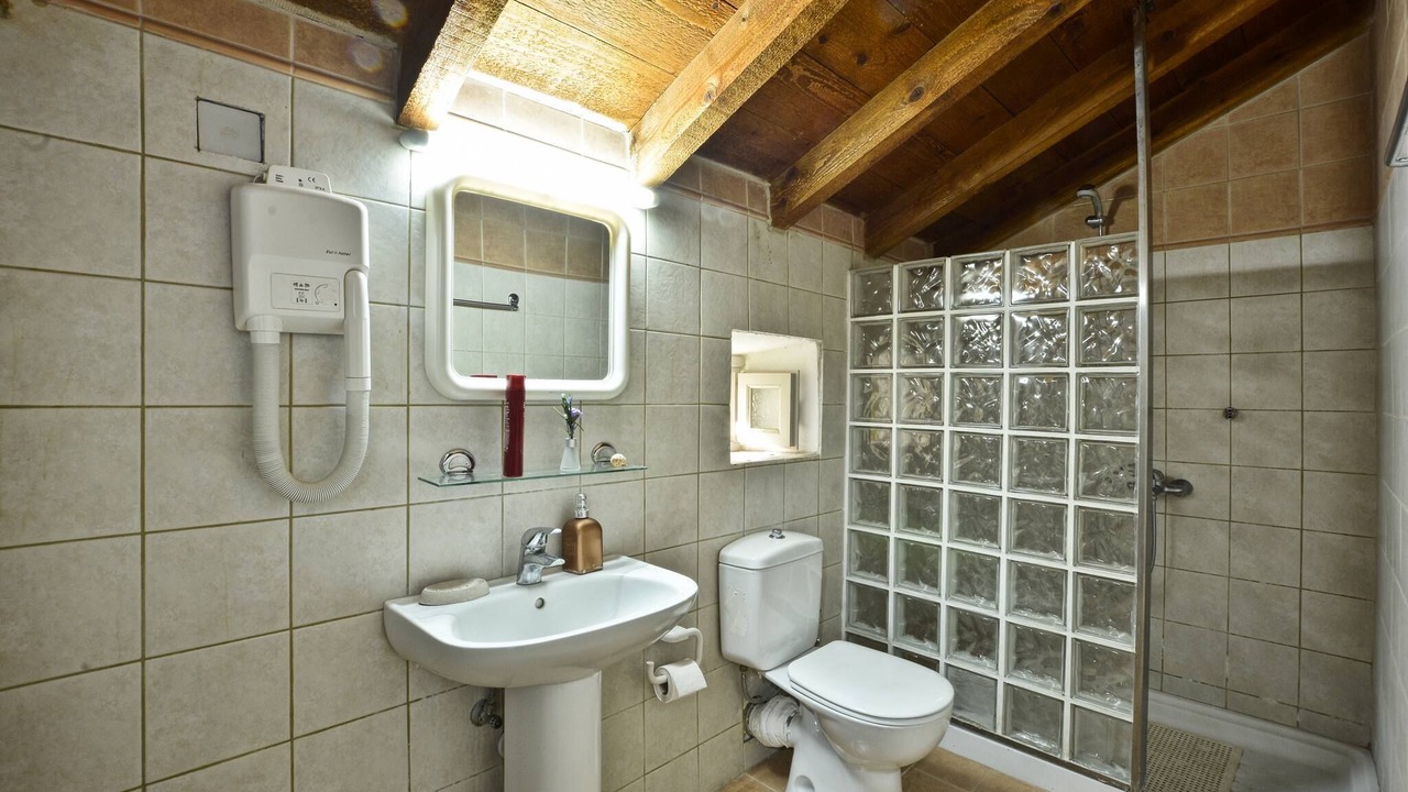 Photo of Bathroom in Kouramades