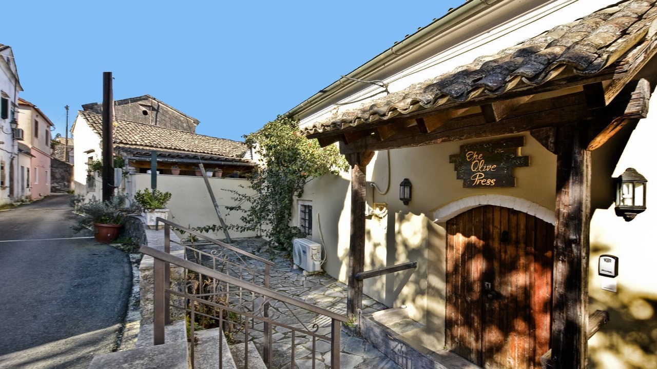 Photo of Outdoor in Kouramades