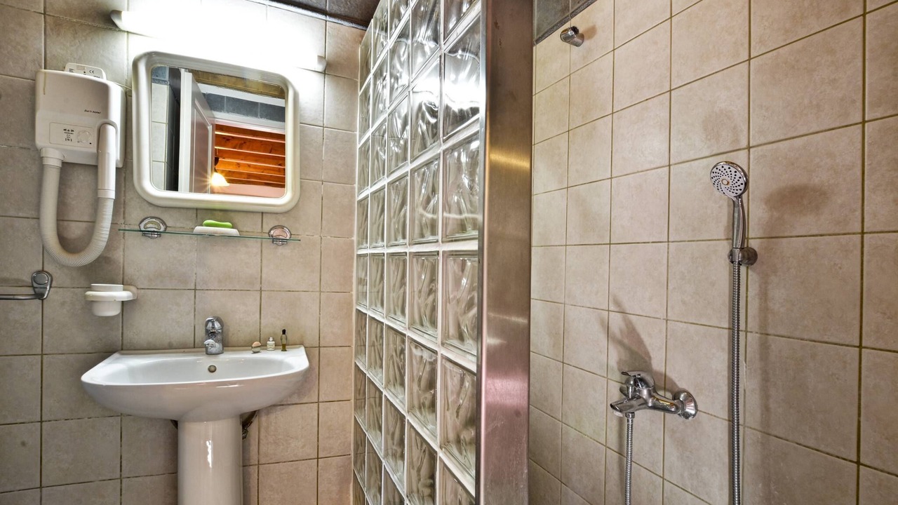Photo of Bathroom in Kouramades