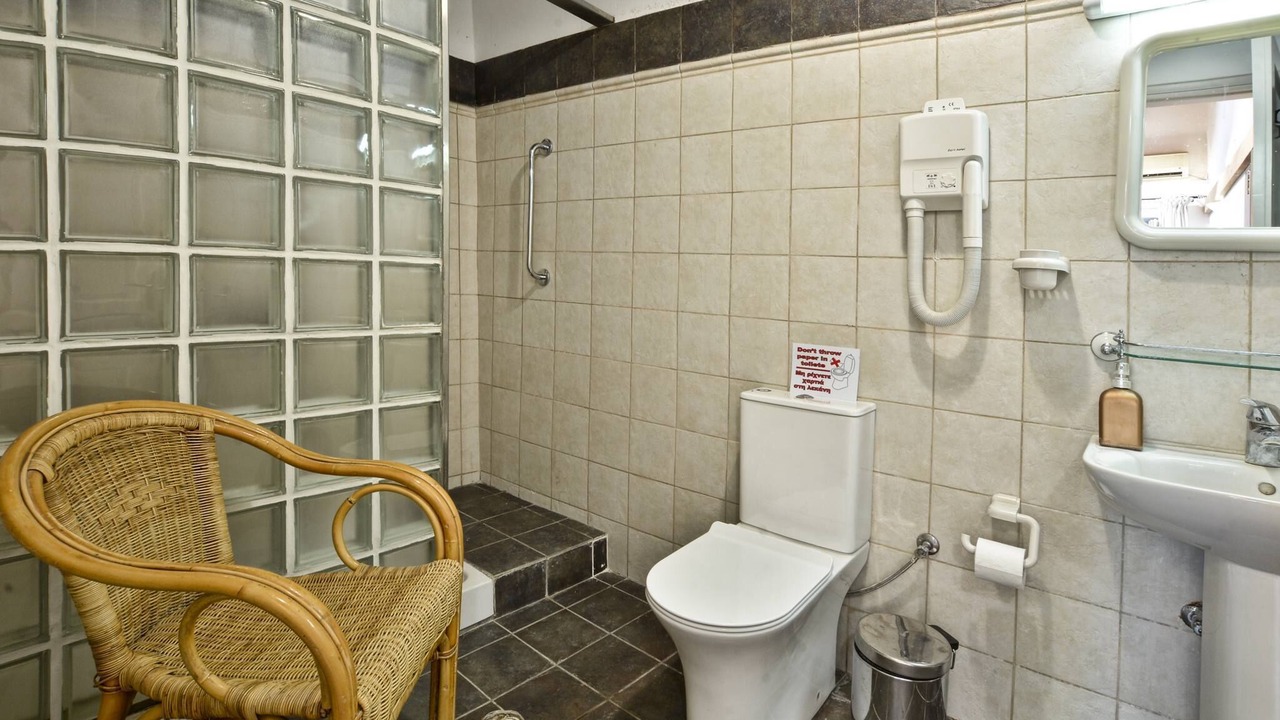 Photo of Bathroom in Kouramades