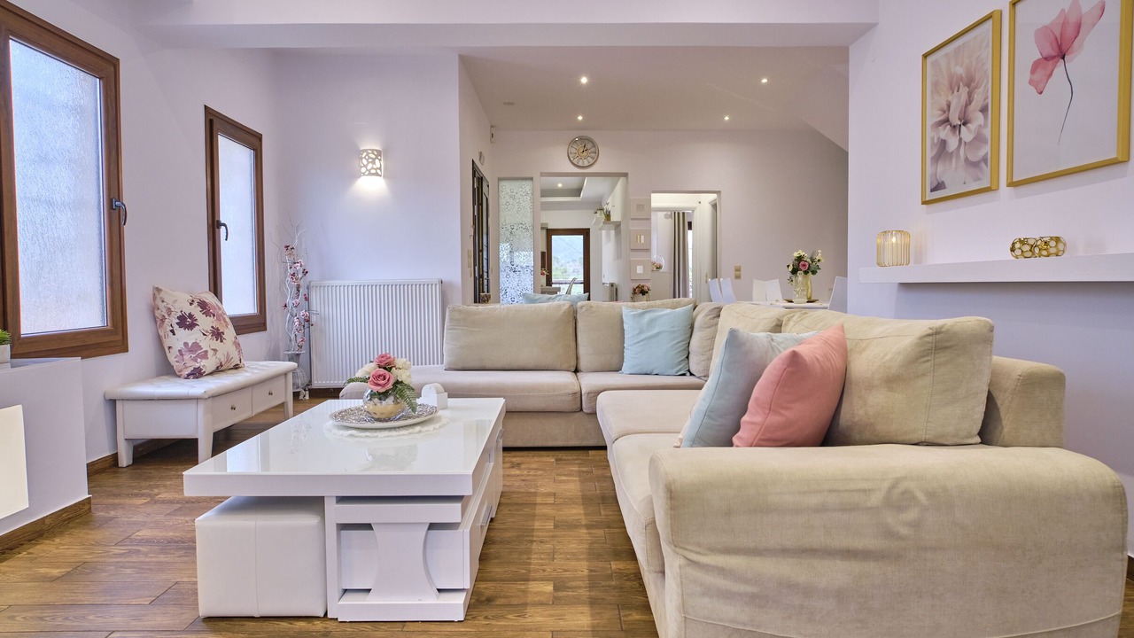 Photo of Livingroom in Agios Stefanos Avliotes
