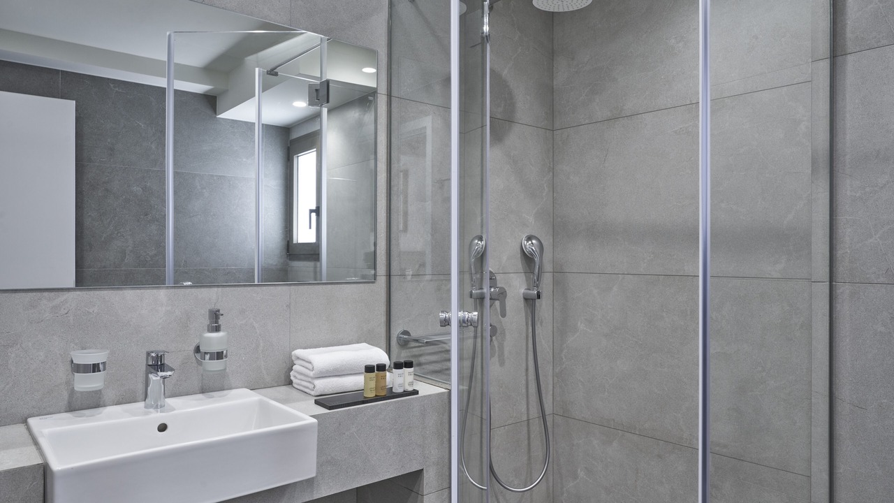 Photo of Bathroom in Neapoli