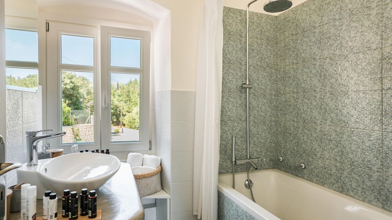 Photo of Bathroom in Fiskardo