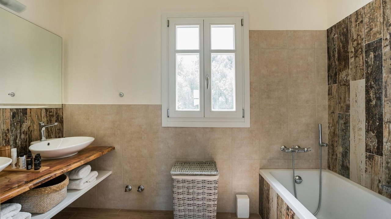Photo of Bathroom in Fiskardo