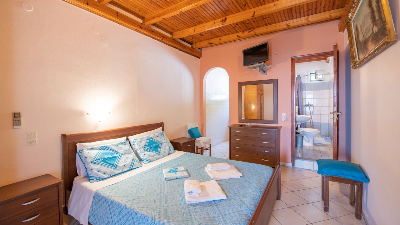 Photo of Bedroom in Sinarades