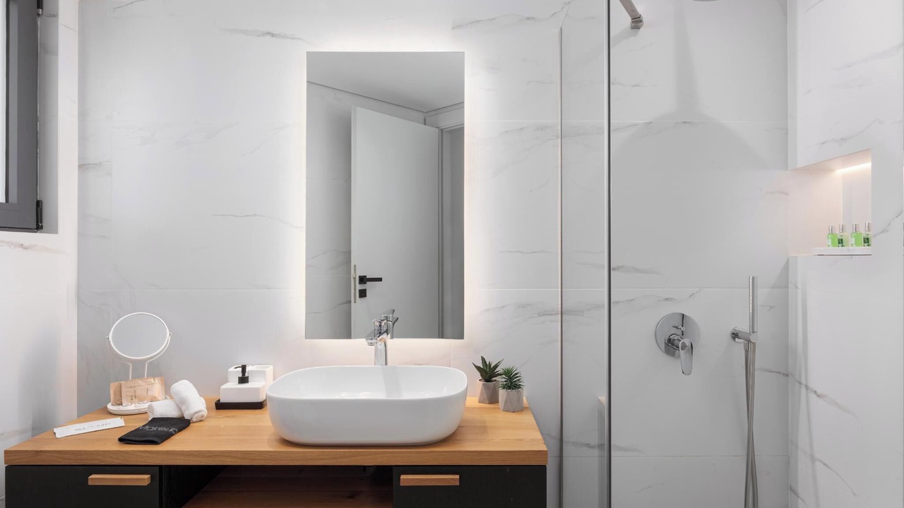 Photo of Bathroom in Alimos