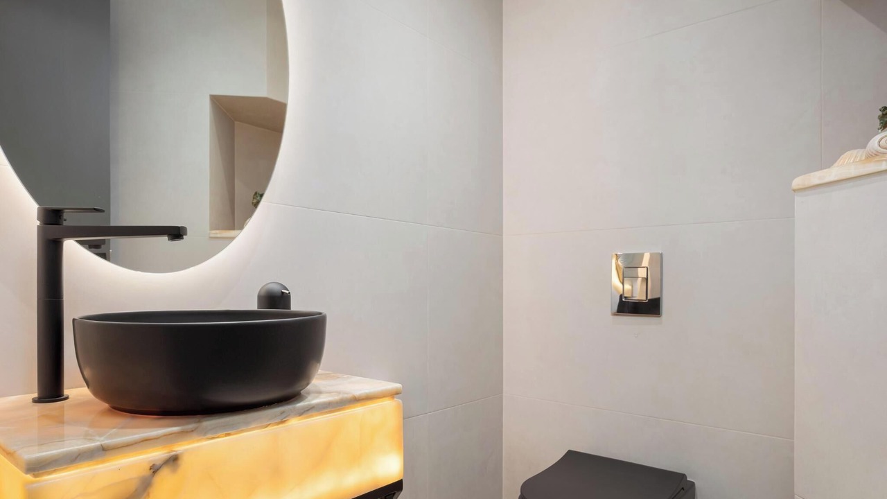 Photo of Bathroom in Alimos