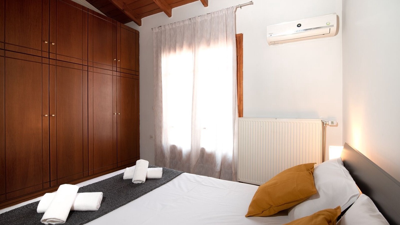 Photo of Bedroom in Markopoulon