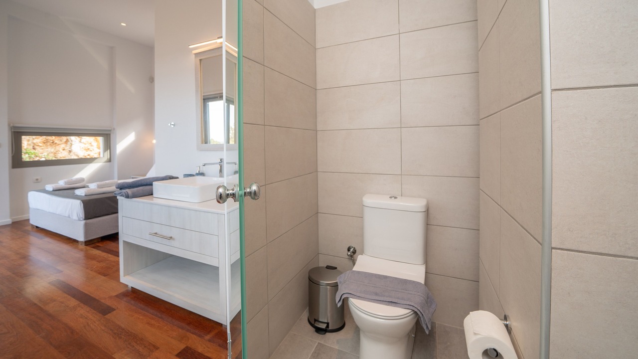 Photo of Bathroom in Fiskardo