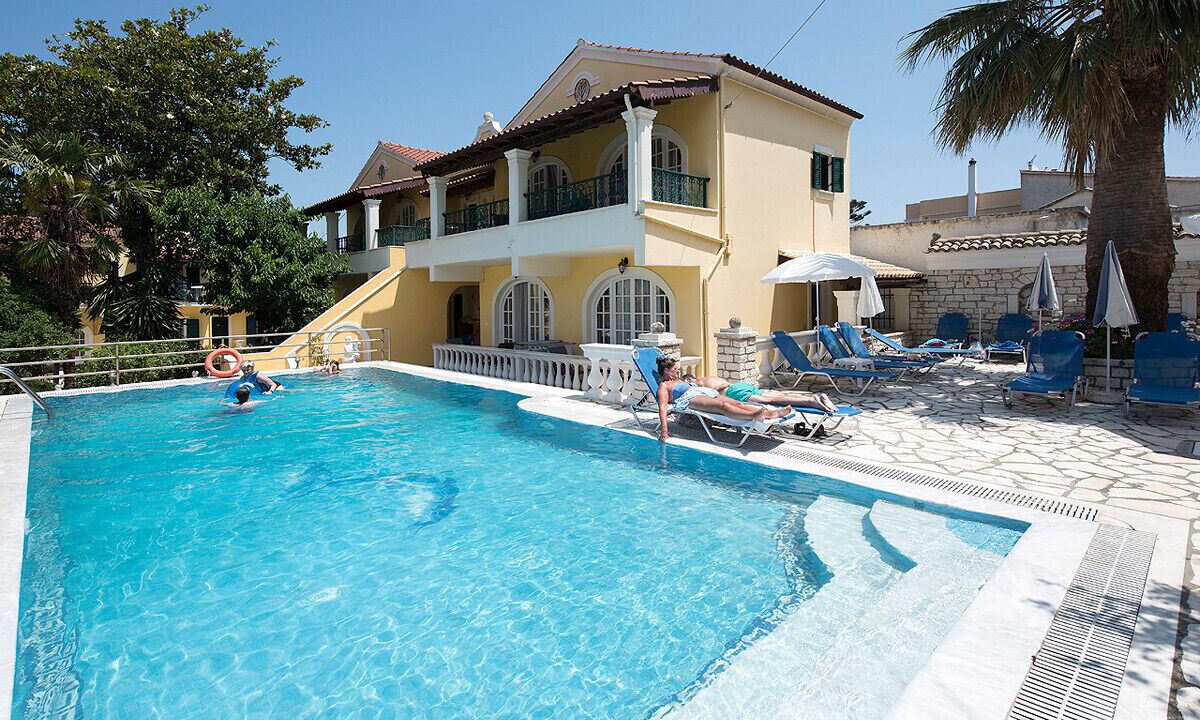 Photo of Outdoor in Petaleia