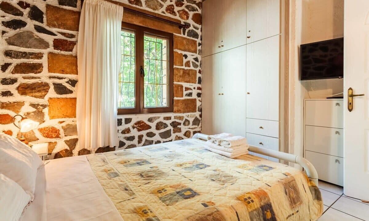 Photo of Bedroom in Lefktron