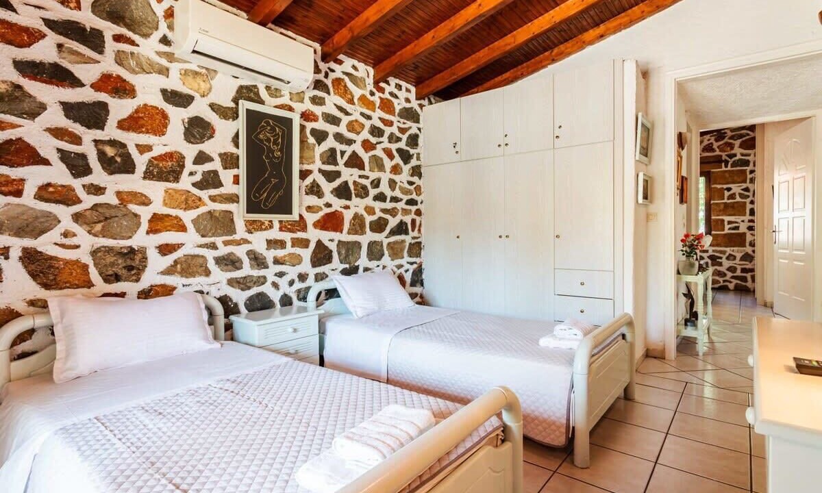 Photo of Bedroom in Lefktron