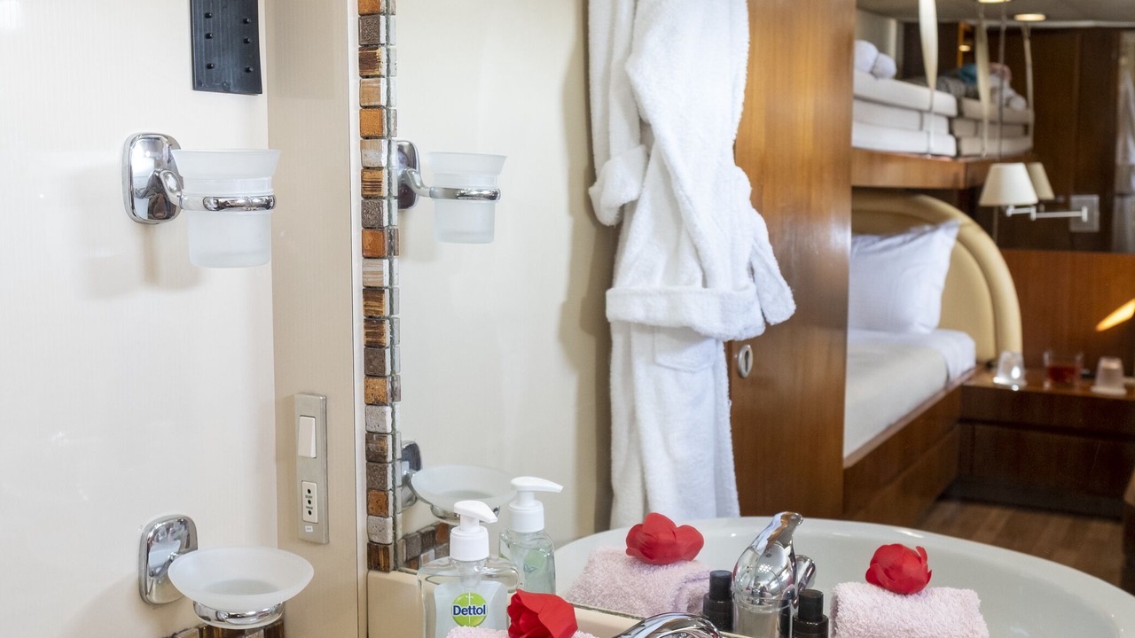 Photo of Bathroom in Ornos