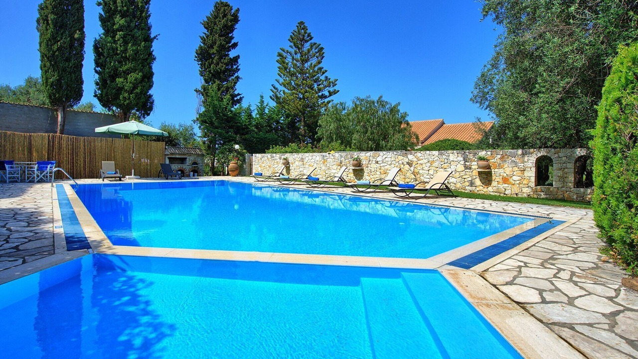Photo of Outdoor in Petaleia
