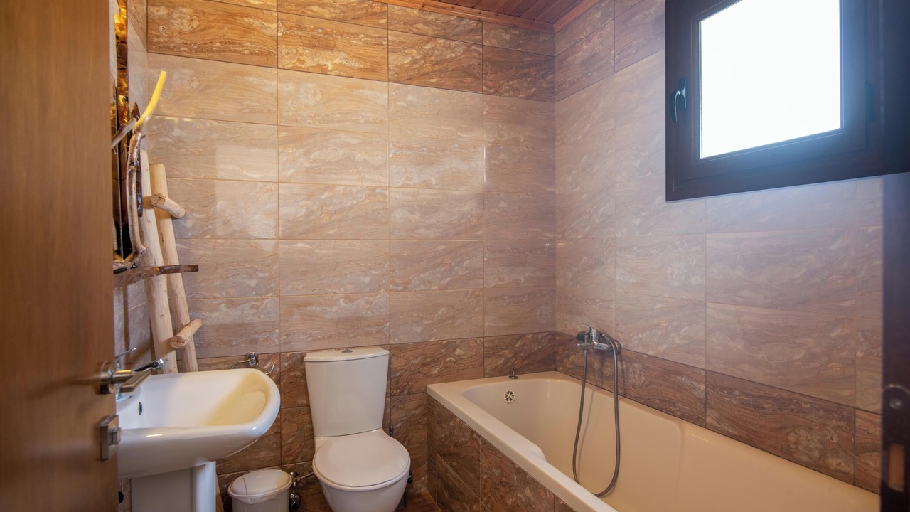 Photo of Bathroom in Arillas