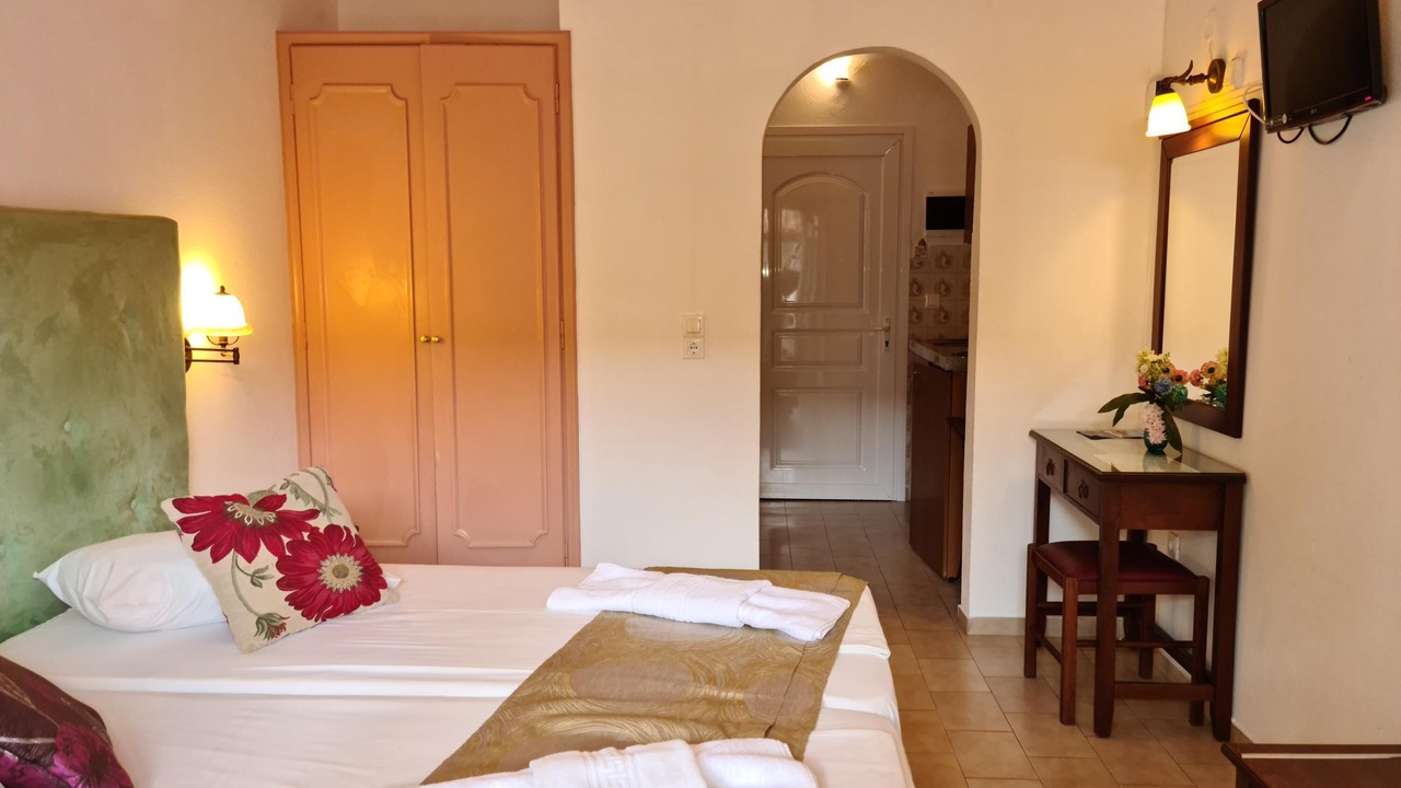 Photo of Bedroom in Benitses