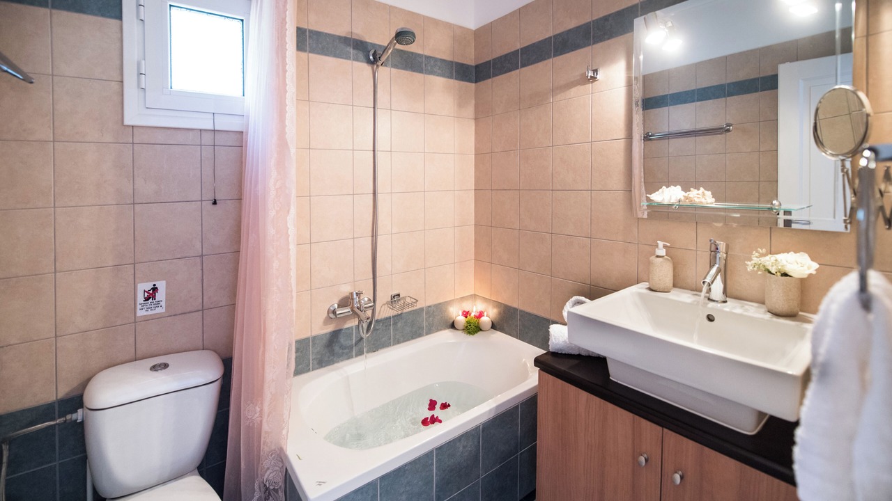 Photo of Bathroom in Perigiali