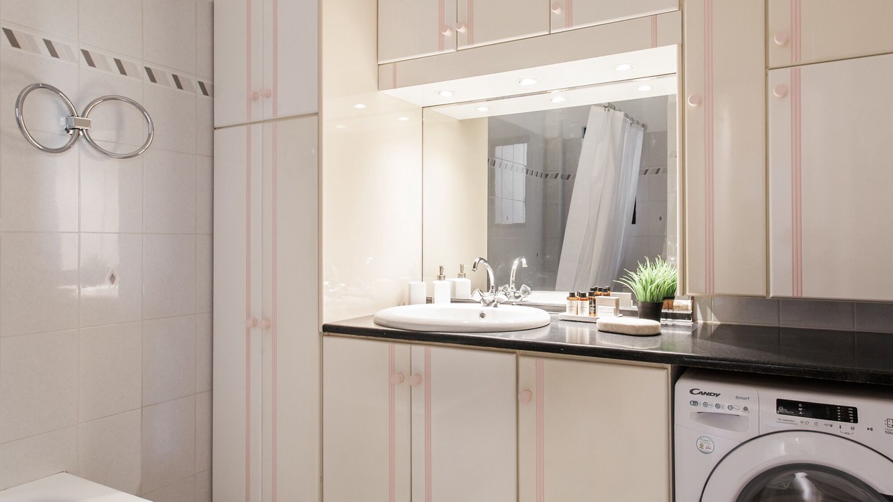 Photo of Bathroom in Marousi