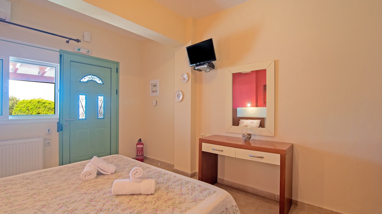 Photo of Bedroom in Messonghi
