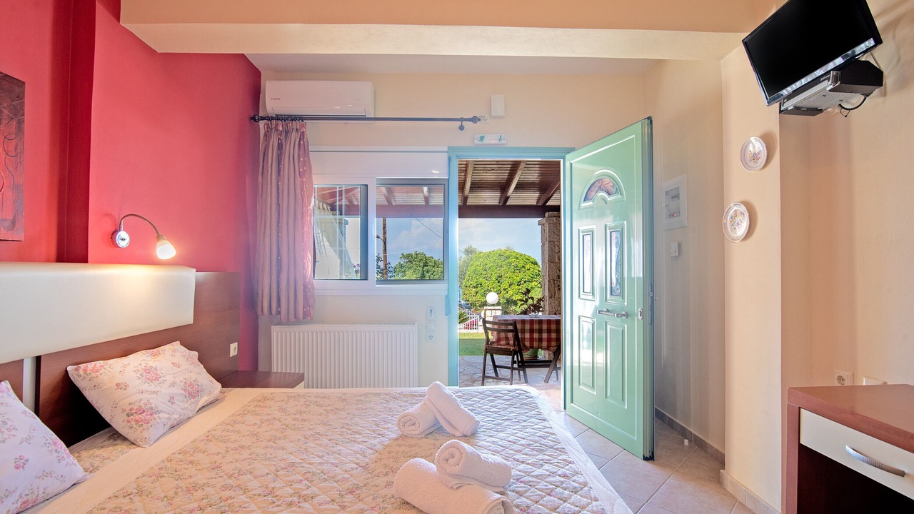Photo of Bedroom in Messonghi