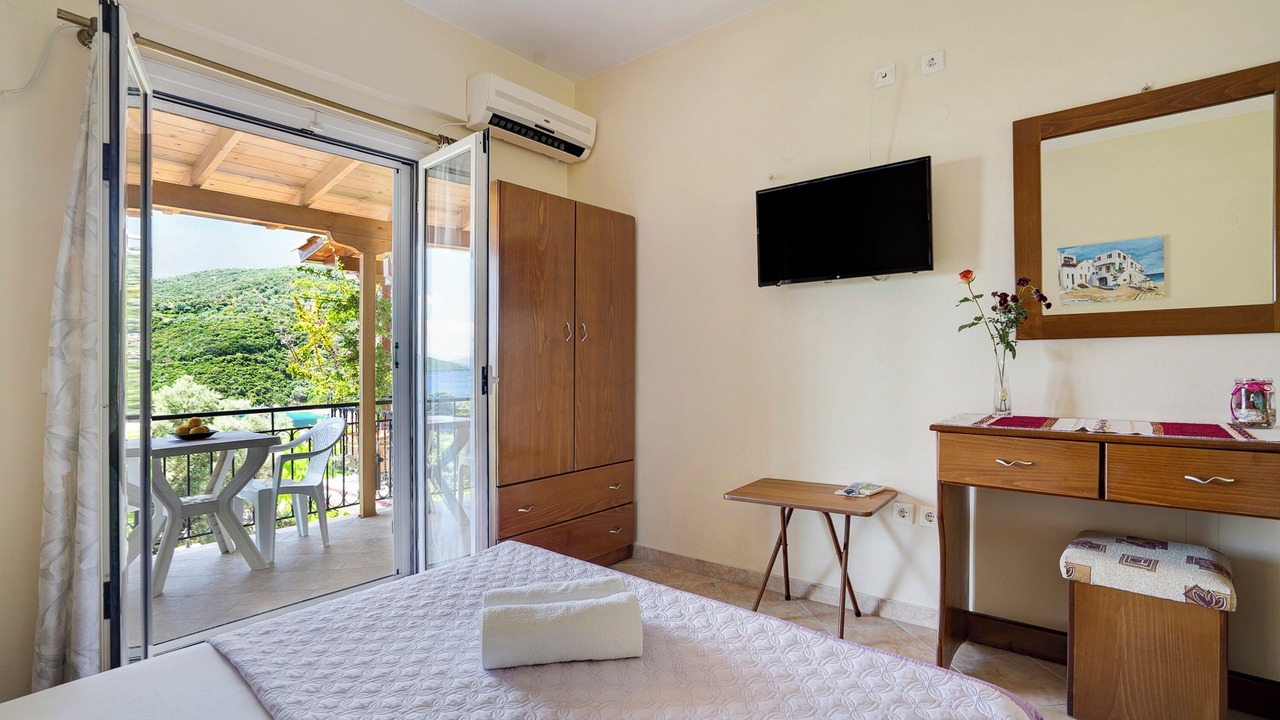 Photo of Bedroom in Mikros Gialos