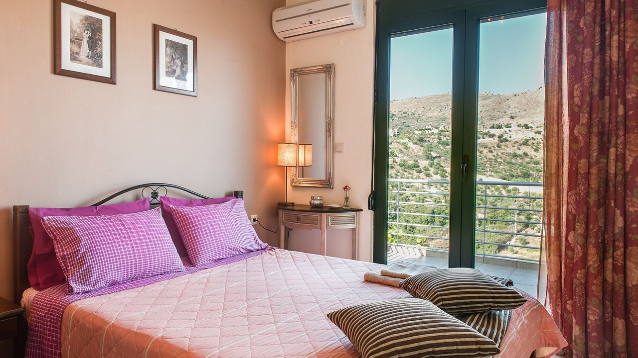 Photo of Bedroom in Exopoli