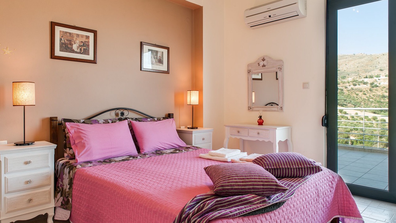 Photo of Bedroom in Exopoli
