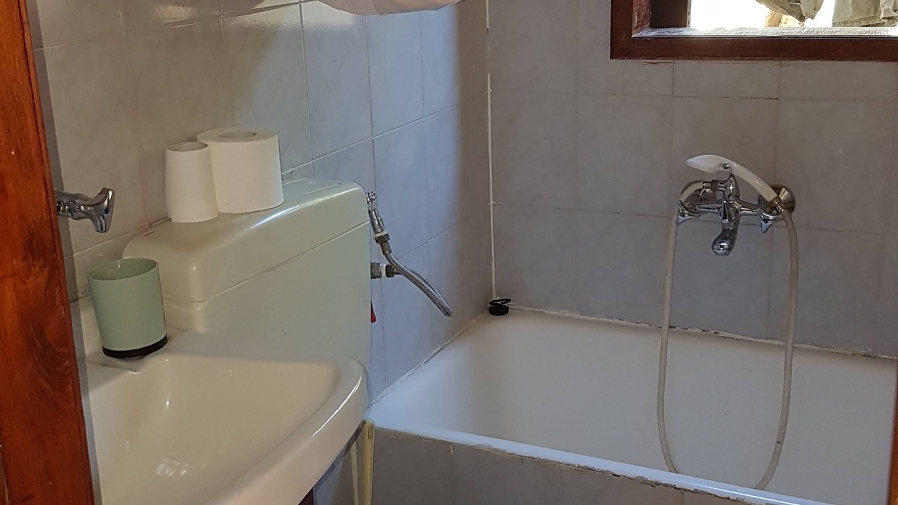 Photo of Bathroom in Eretria