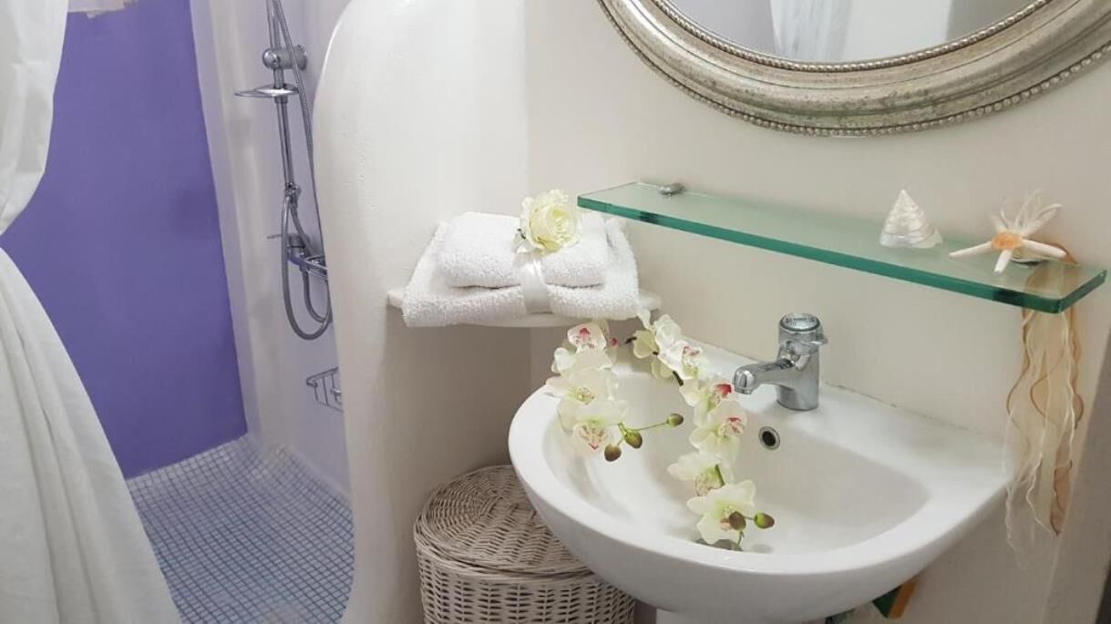 Photo of Bathroom in Ano Mera