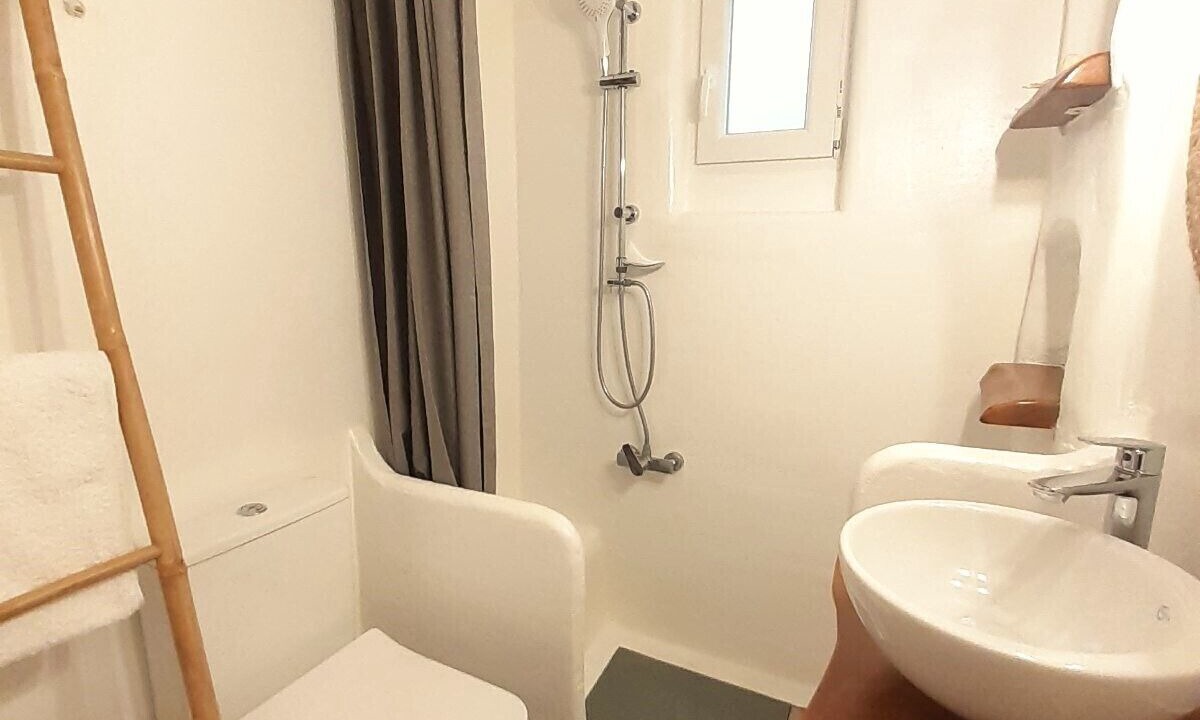 Photo of Bathroom in Eretria
