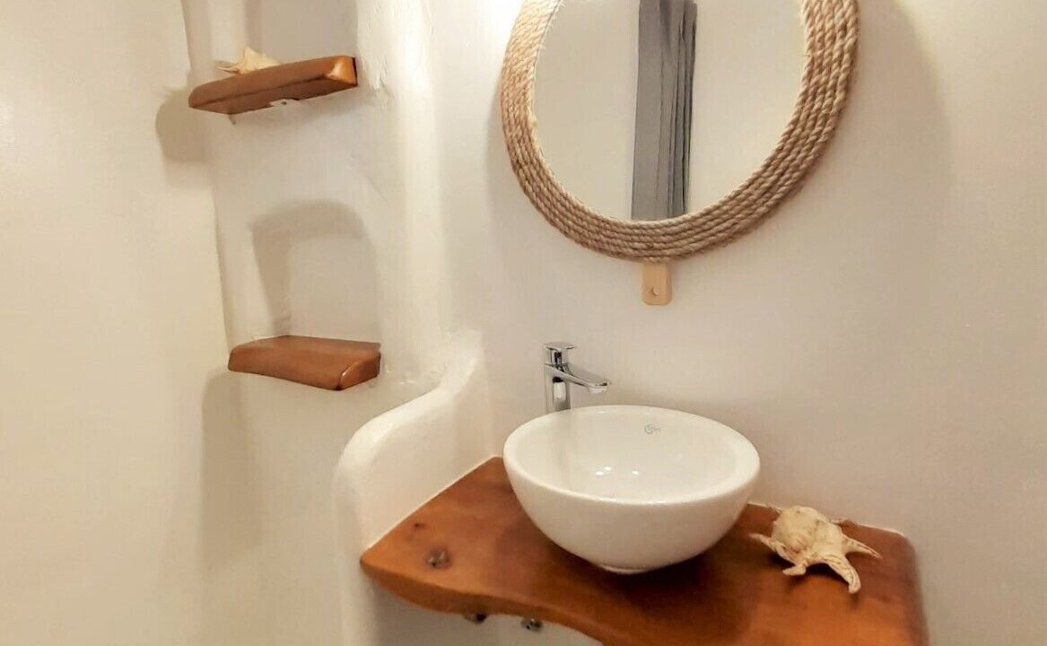 Photo of Bathroom in Eretria