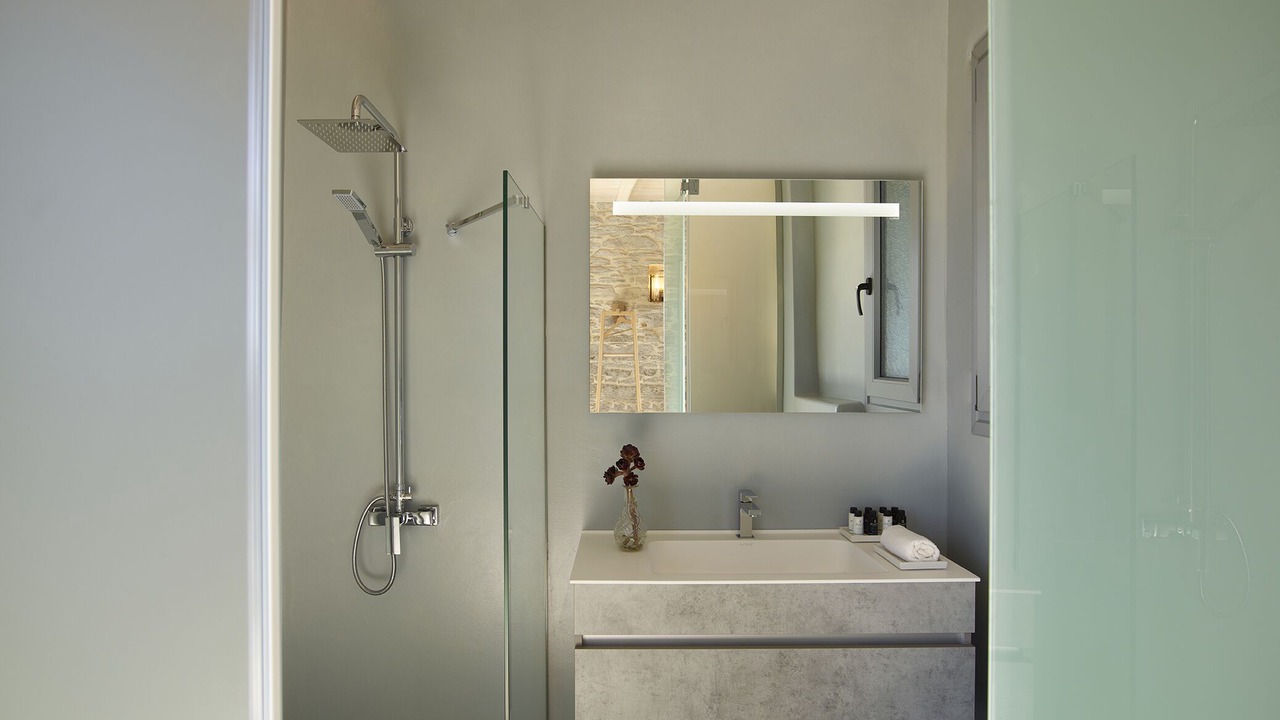 Photo of Bathroom in Paleopolis