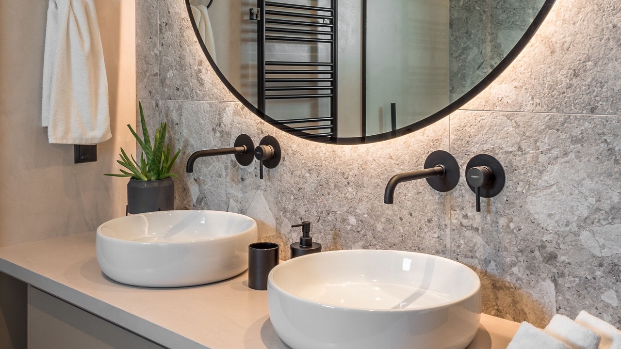 Photo of Bathroom in Alimos