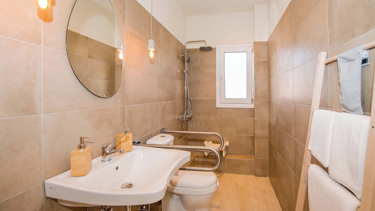 Photo of Bathroom in Gimari