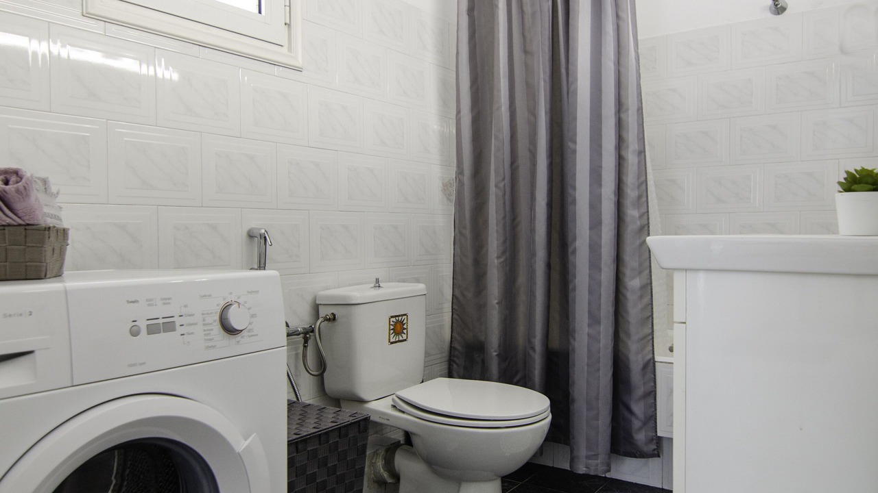 Photo of Bathroom in Ios
