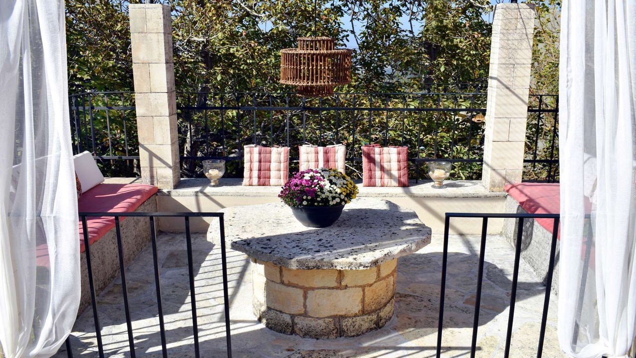 Photo of Patio Balcony in Alikambos